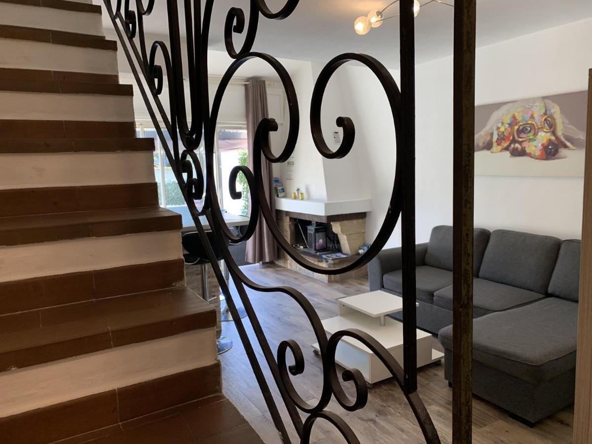 בורגו Appartement Maenat מראה חיצוני תמונה