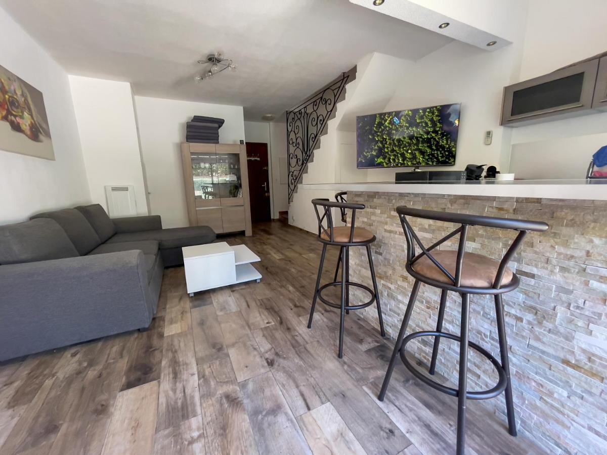 בורגו Appartement Maenat מראה חיצוני תמונה
